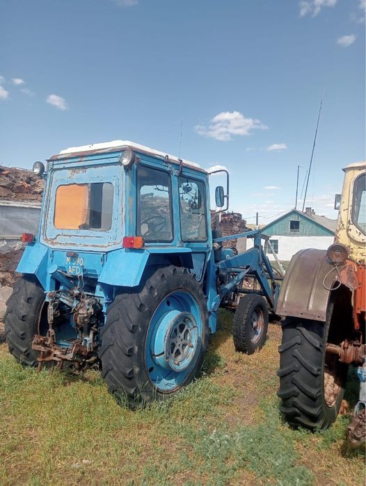 Продам трактор в хорошем состояние.Со всеми комплектами