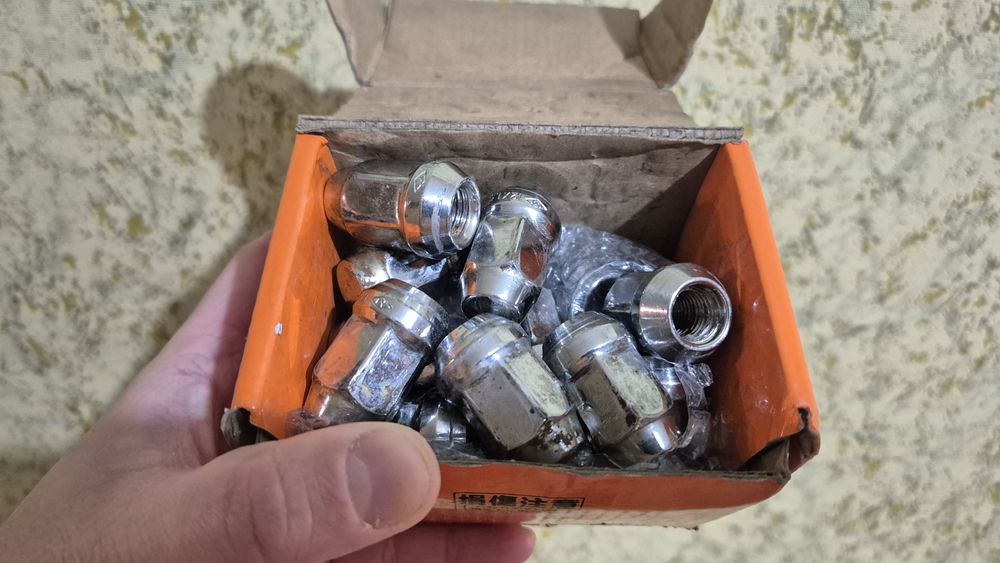 Автомобильные гайки конусные 12x1.5 +