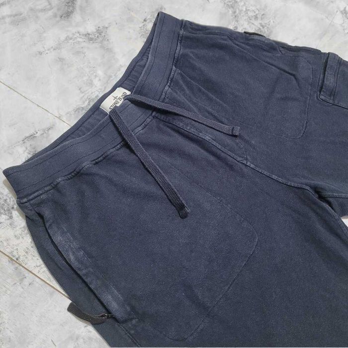 Pantaloni scurți Stone Island din bumbac reciclat