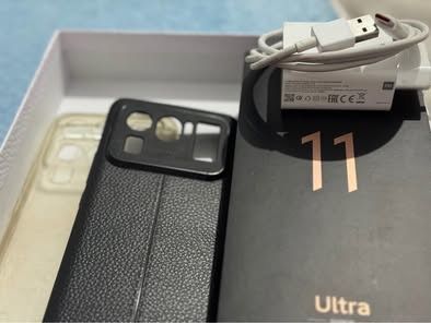 Mi 11 Ultra 5G , memorie 256 GB ,12 GB RAM, Ceram White,Harman Kardon