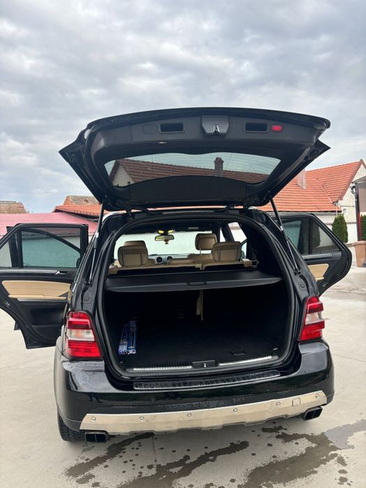 Vând Mercedes ML 320 cdi 4 matic edition 
An 2008
Motor de 3.0 v6
Deta