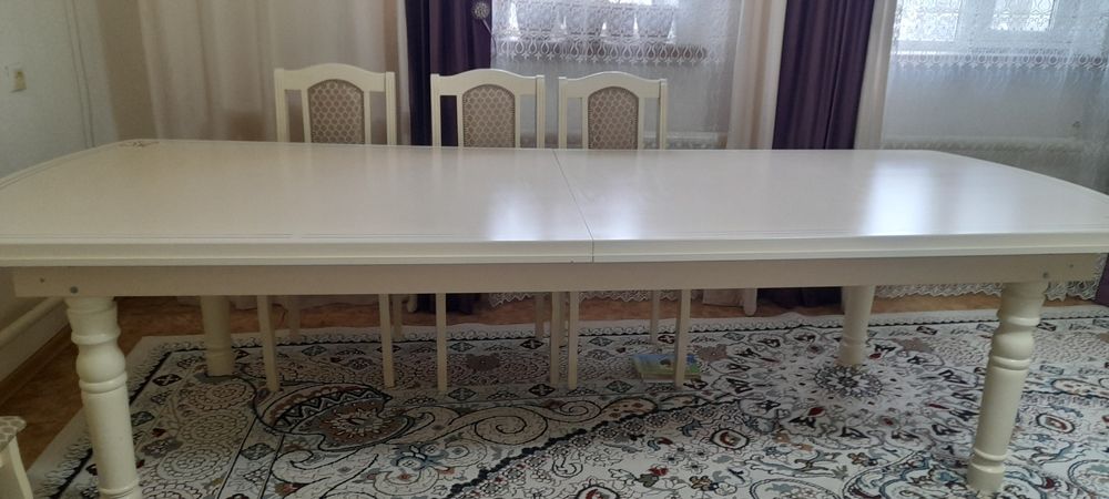 Гостиный овальный  стол