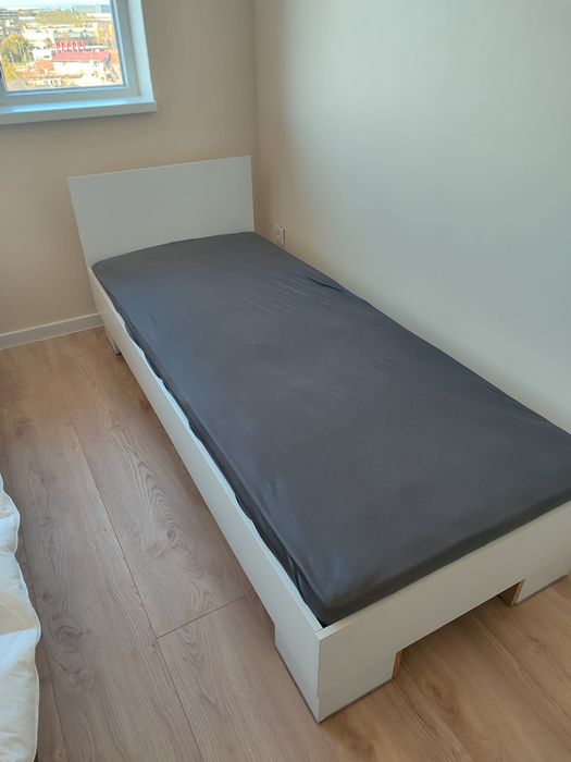 Единично легло с матрак 204\84 ,2БР.