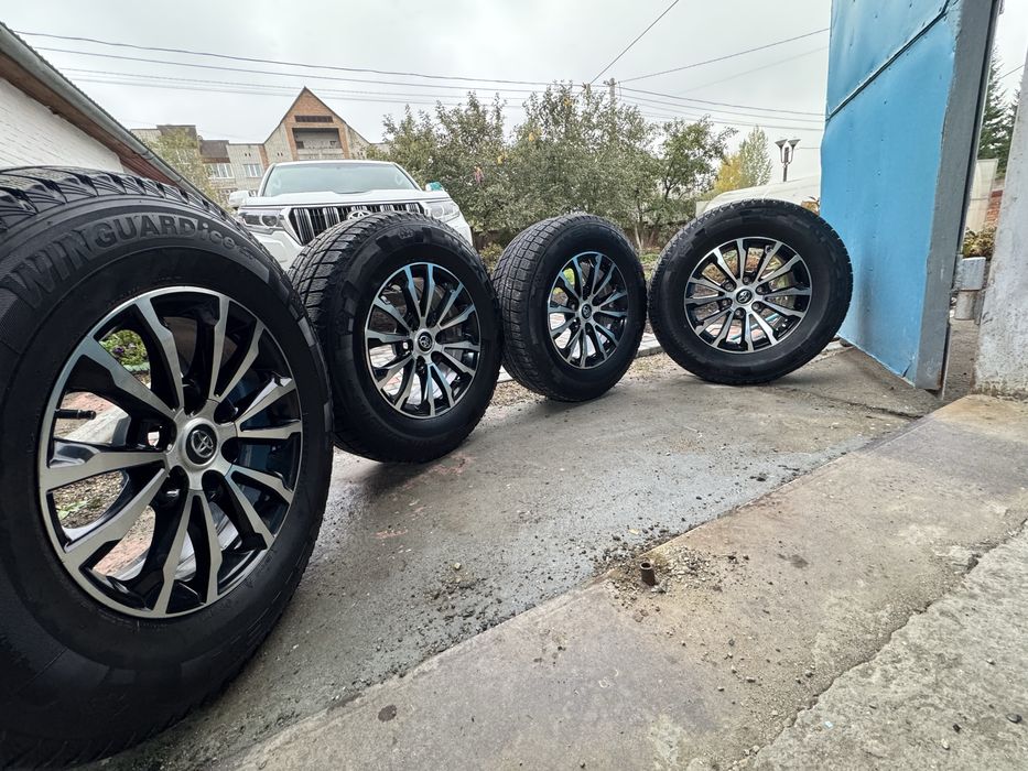 Продам комплек зимних шин с дисками 265/65/17