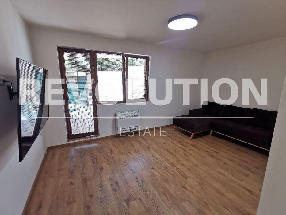 Дава се под наем Тристаен апартамент в Варна, Цветен квартал - 100 кв.м за 500 € - Снимка #9