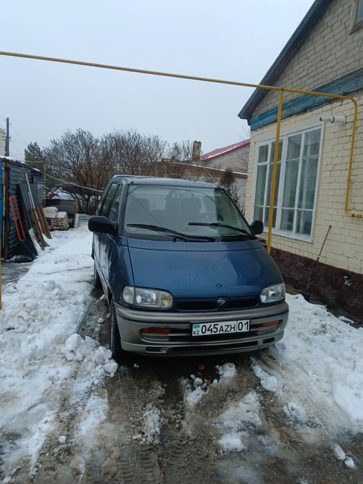 Продам нисан серена