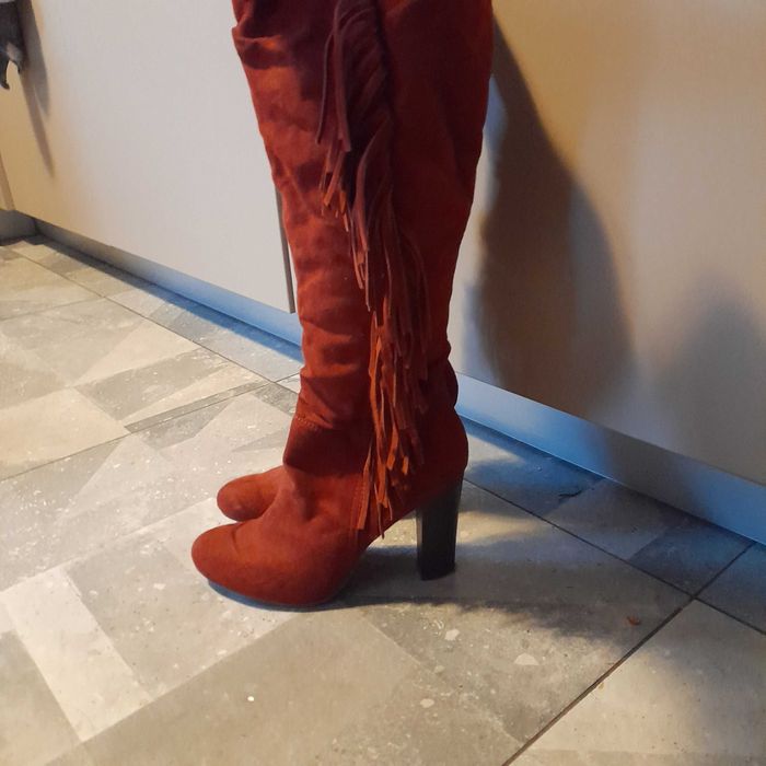 Ботуши 3 чифта номер 39 всеки по 10лв.