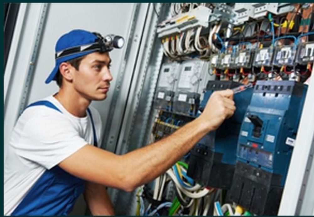 Срочный электрик — устранение замыканий, ремонт розеток