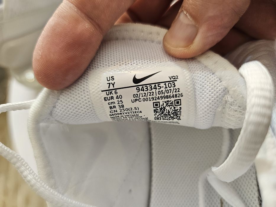 Nike Air Max 270 (noi, mărimea 39 și 40)