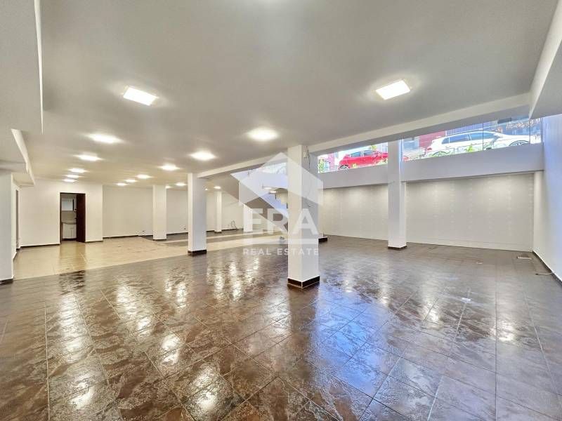 Дава се под наем Магазин в София, Витоша - 621 кв.м за 2750 € - Снимка #1