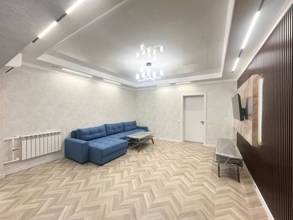 Продается 3//5//9 Ойбек мебелью техникой ЕВРО 75квадрат