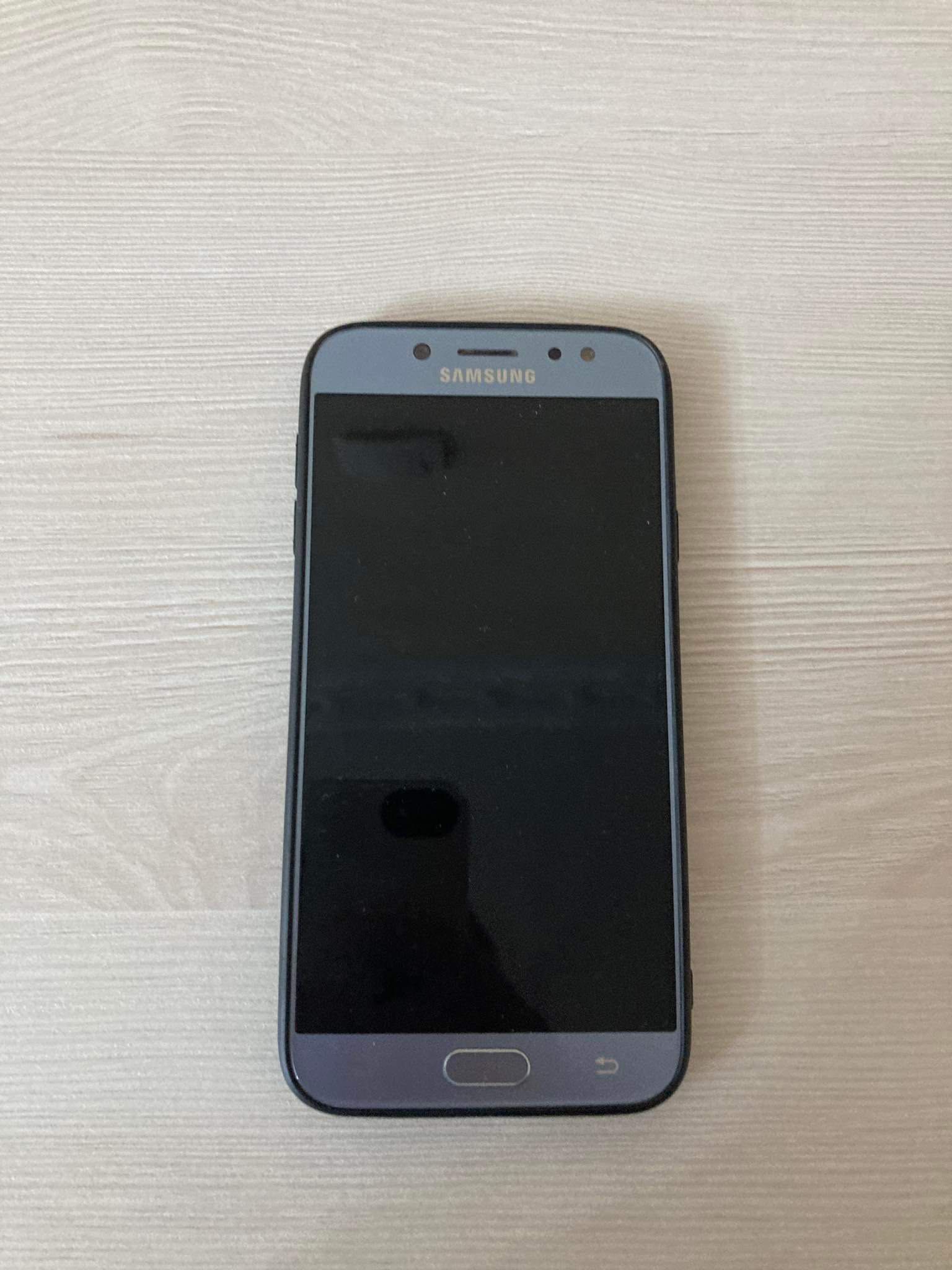 Samsung J7 в отлично състояние