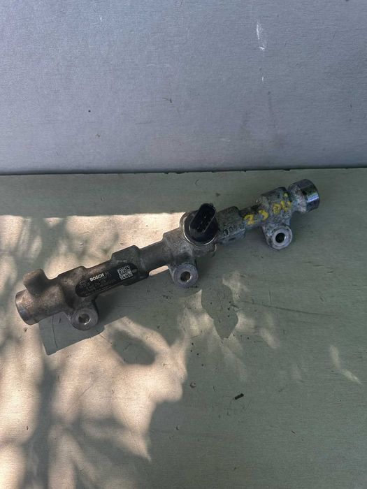 Rampa injectoare Renault Master 2.3 DCI cod 8200912225 an 2010 - 2014
