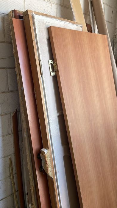 Есіктер сатылады үйден шыққан