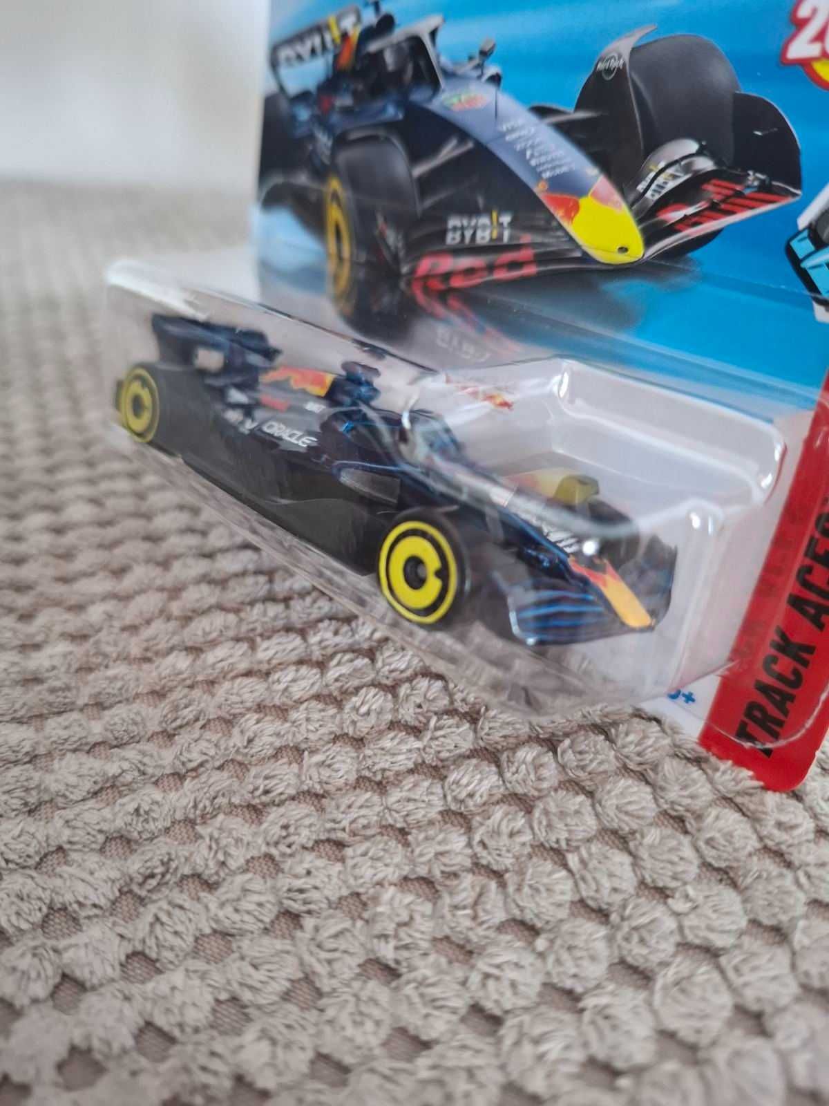 Hot wheels F1 red bull