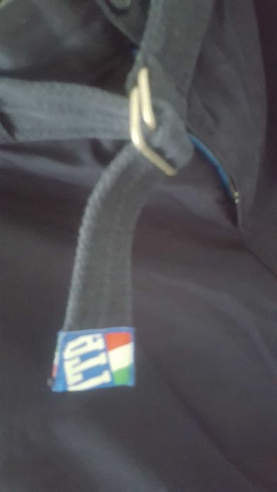 Новото яке на Меси , къси панталони Champion