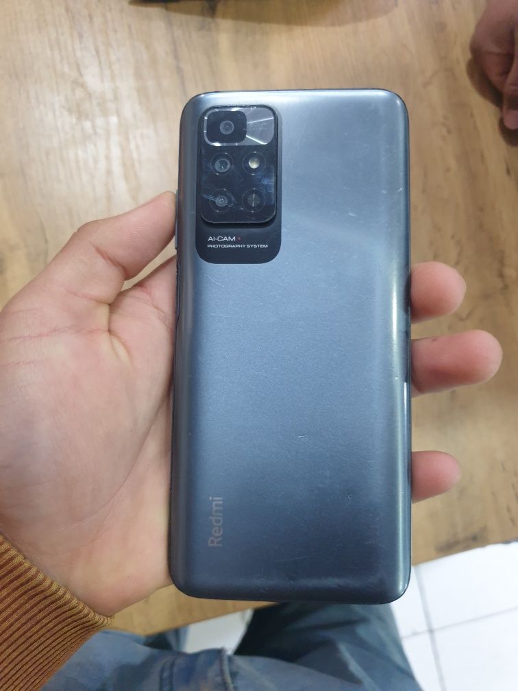 Redmi note 11 xotira 128ta lik Karobka bor aybi yoq