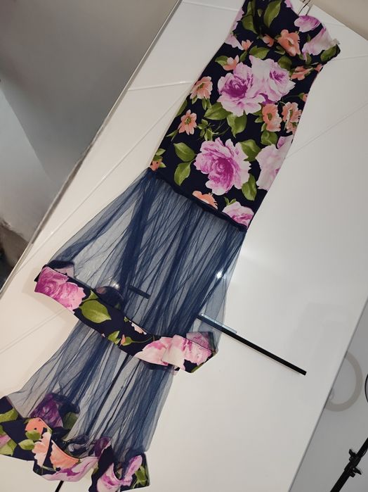 Vând rochie tip sirena