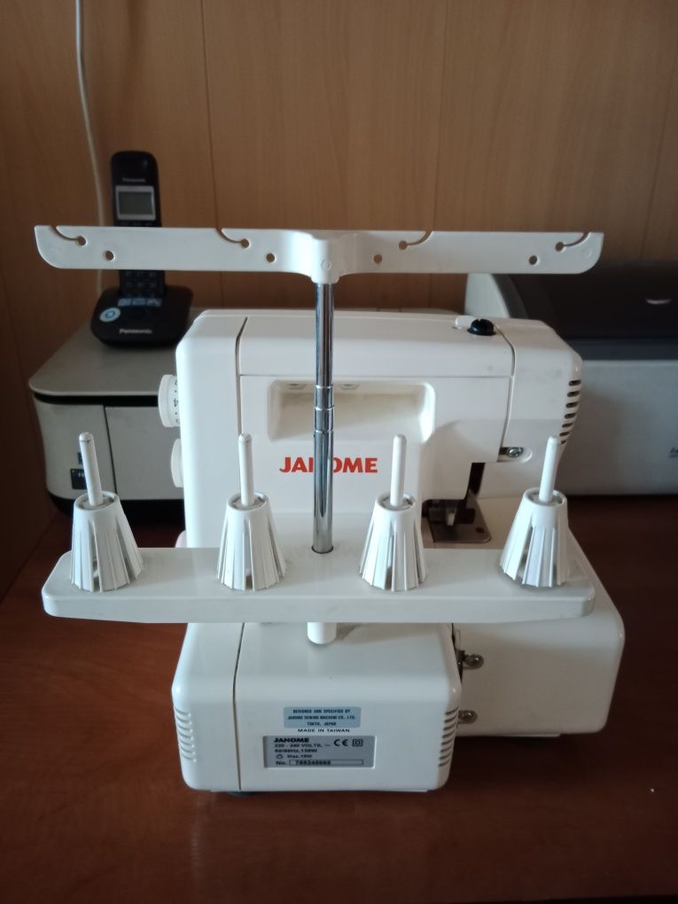 Оверлок Janome MyLock 204D