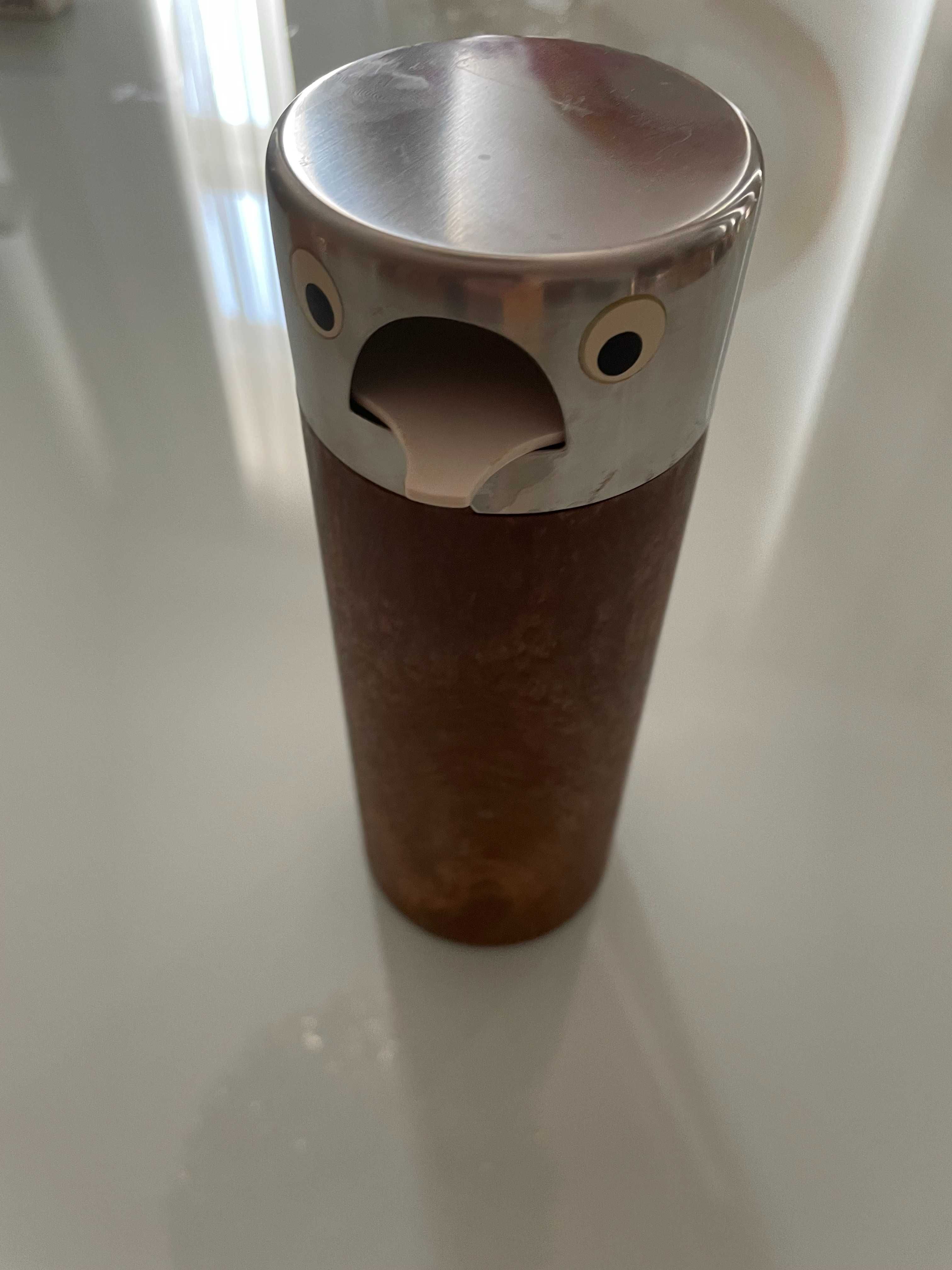 Nutcracker dozator alune fistic pt camera copil design WMF Germania