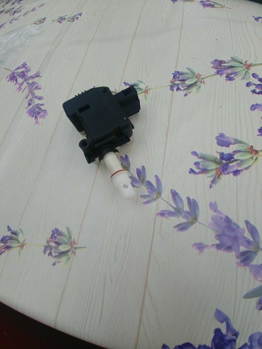 Заключващ механизъм за багажник wv.