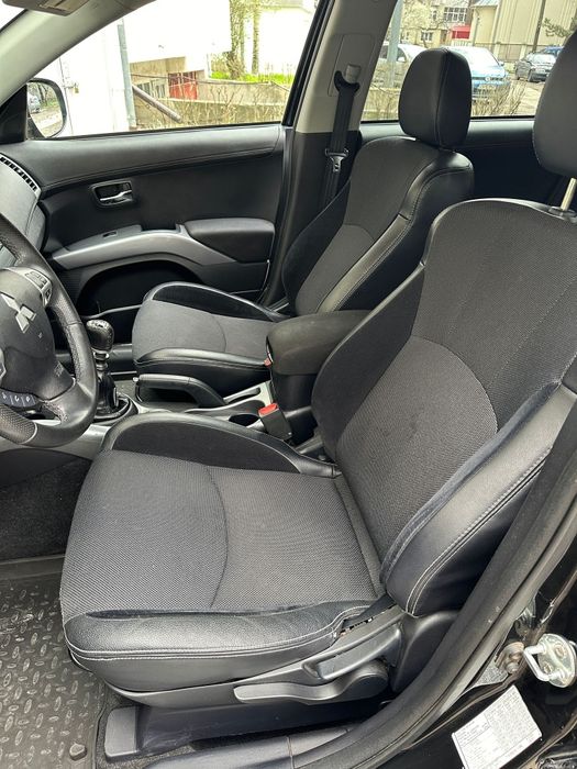 Mitsubishi outlander 2012