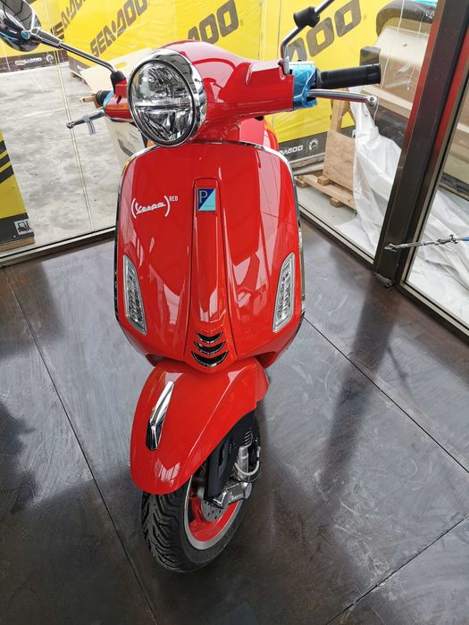 Scuter Vespa Primavera 125 3V RED 2024