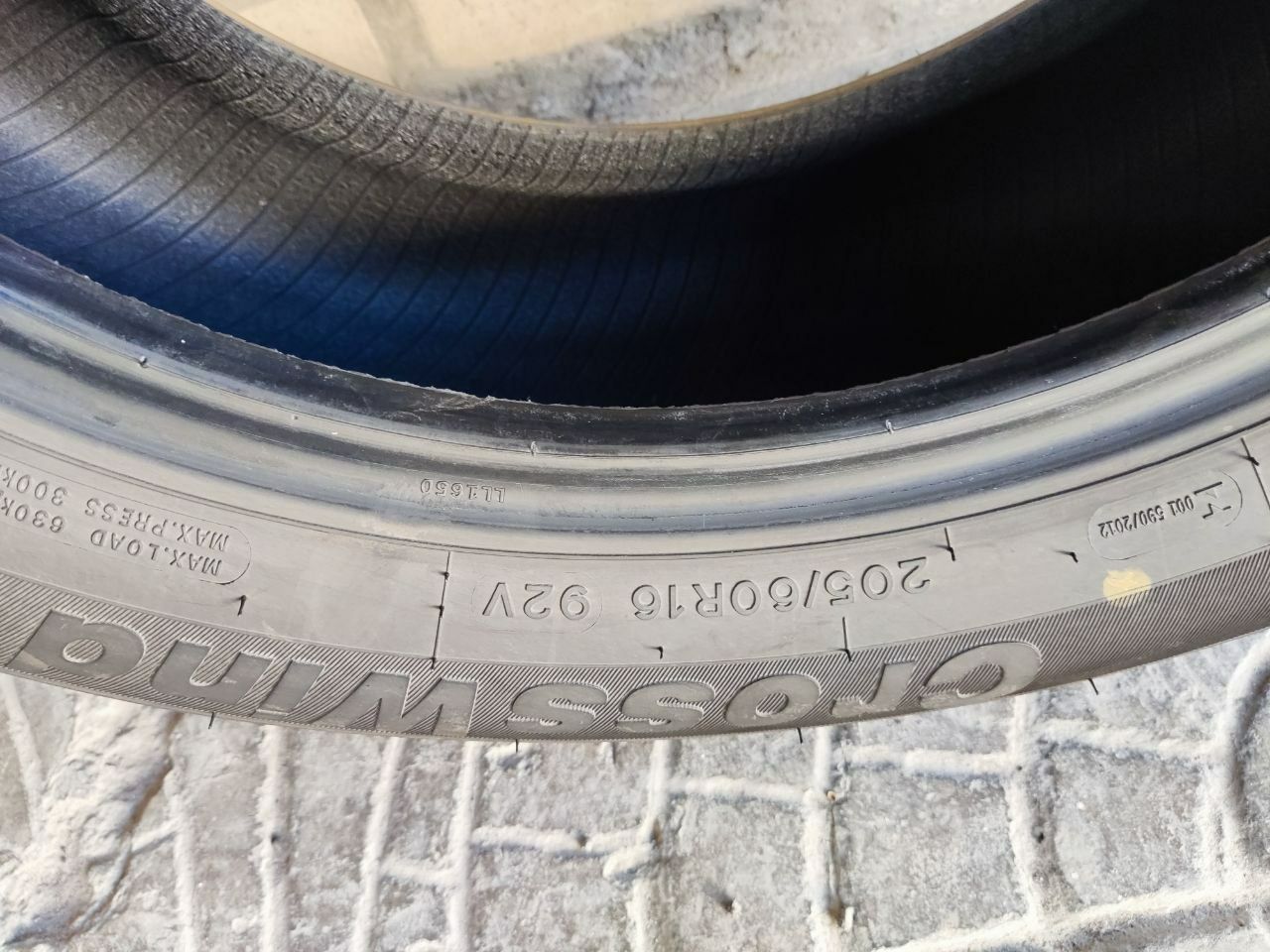 Автошины 4 шт почти новый