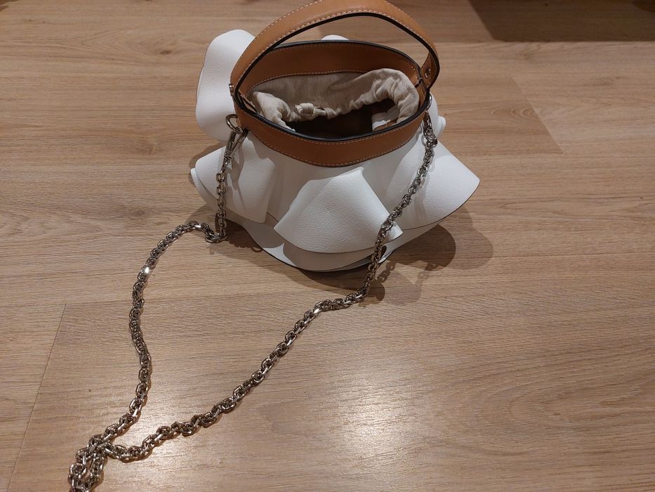 Geanta tip sac Zara cu volanase
