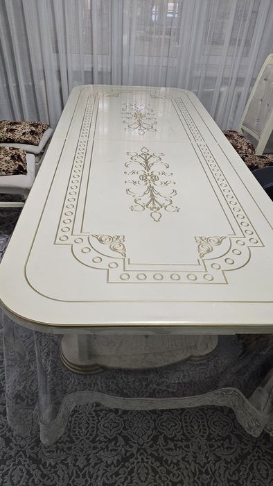 Продаётся стол МДФ с итальянской краской