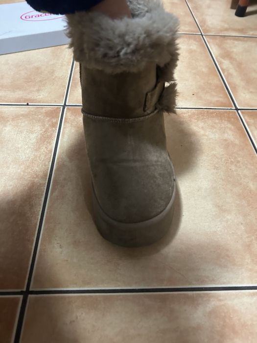 UGG marime 36.În stare foarte buna