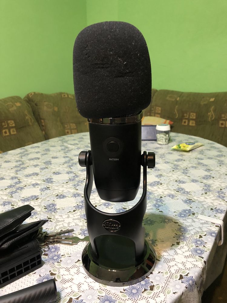 Микрофон Blue Yeti