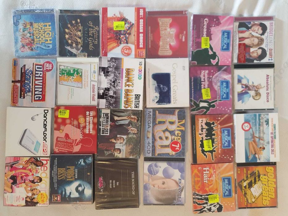 Suport CD/DVD si CD-uri muzica pentru casa