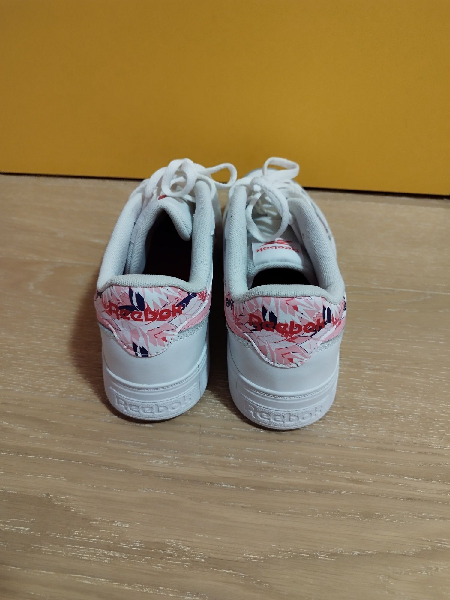 Дамски кецове Reebok