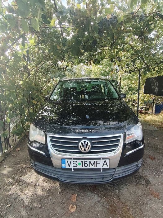 Vând Touran Wolkswagen