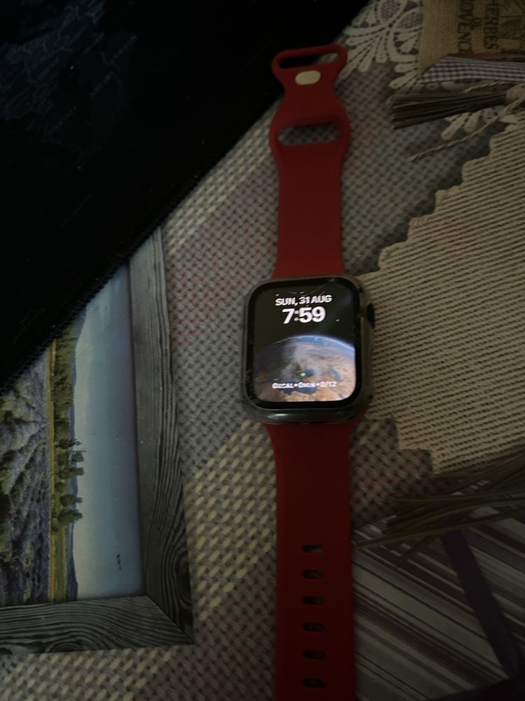 Apple Watch SE 2024 год