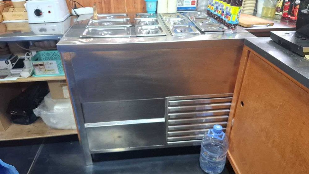 Витринный холодильник для фруктов и разных топпингов