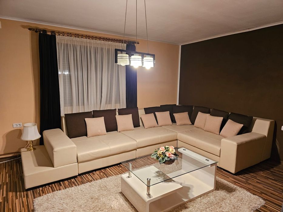 Vând colțar in stare foarte bună