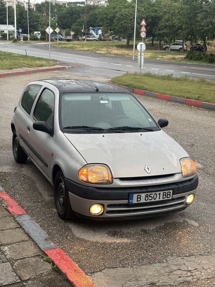 Renault clio 2 1,4i 75коня КЛИМА