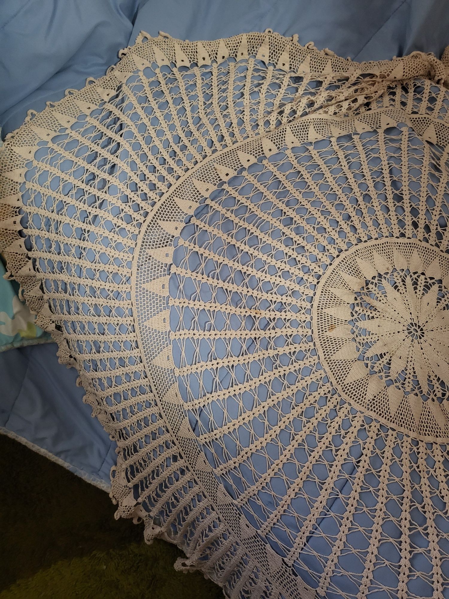 Покривка на една кука. Кръгла - 150 см.