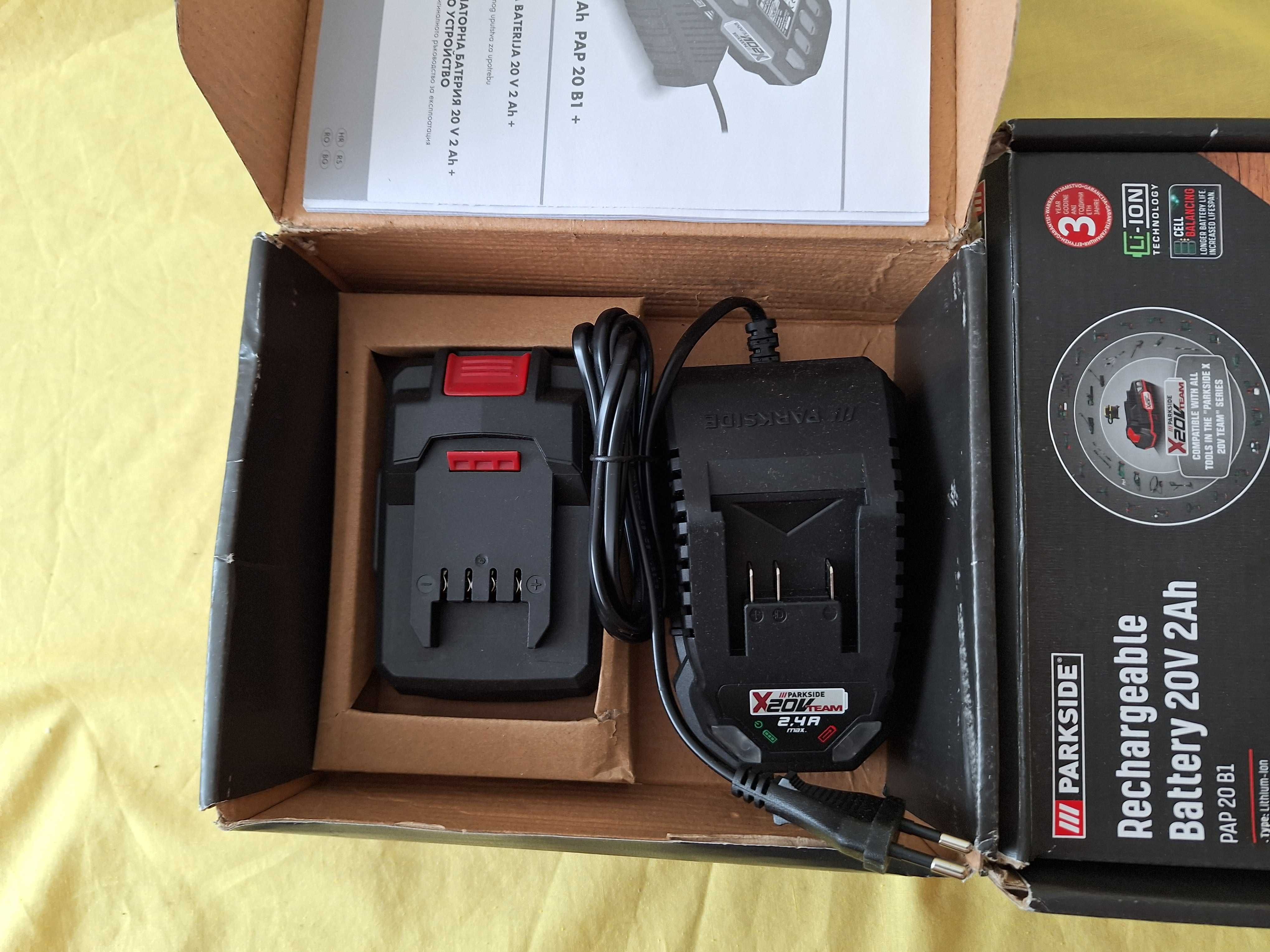 Incarcator si acumulator Parkside, 20V - 2A