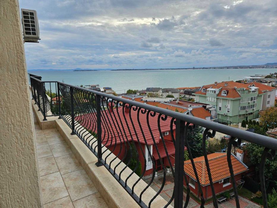 Продава се Двустаен апартамент в Свети Влас - 142 кв.м за 2013 €/кв.м - Снимка #1