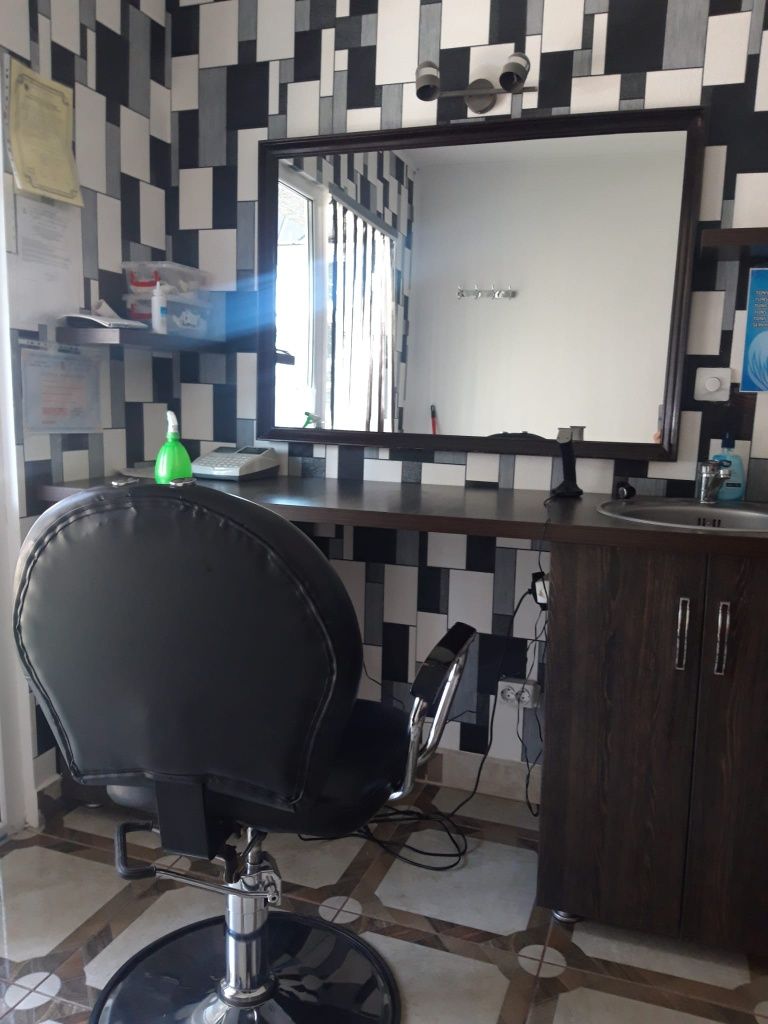 Spatiu comercial frizerie