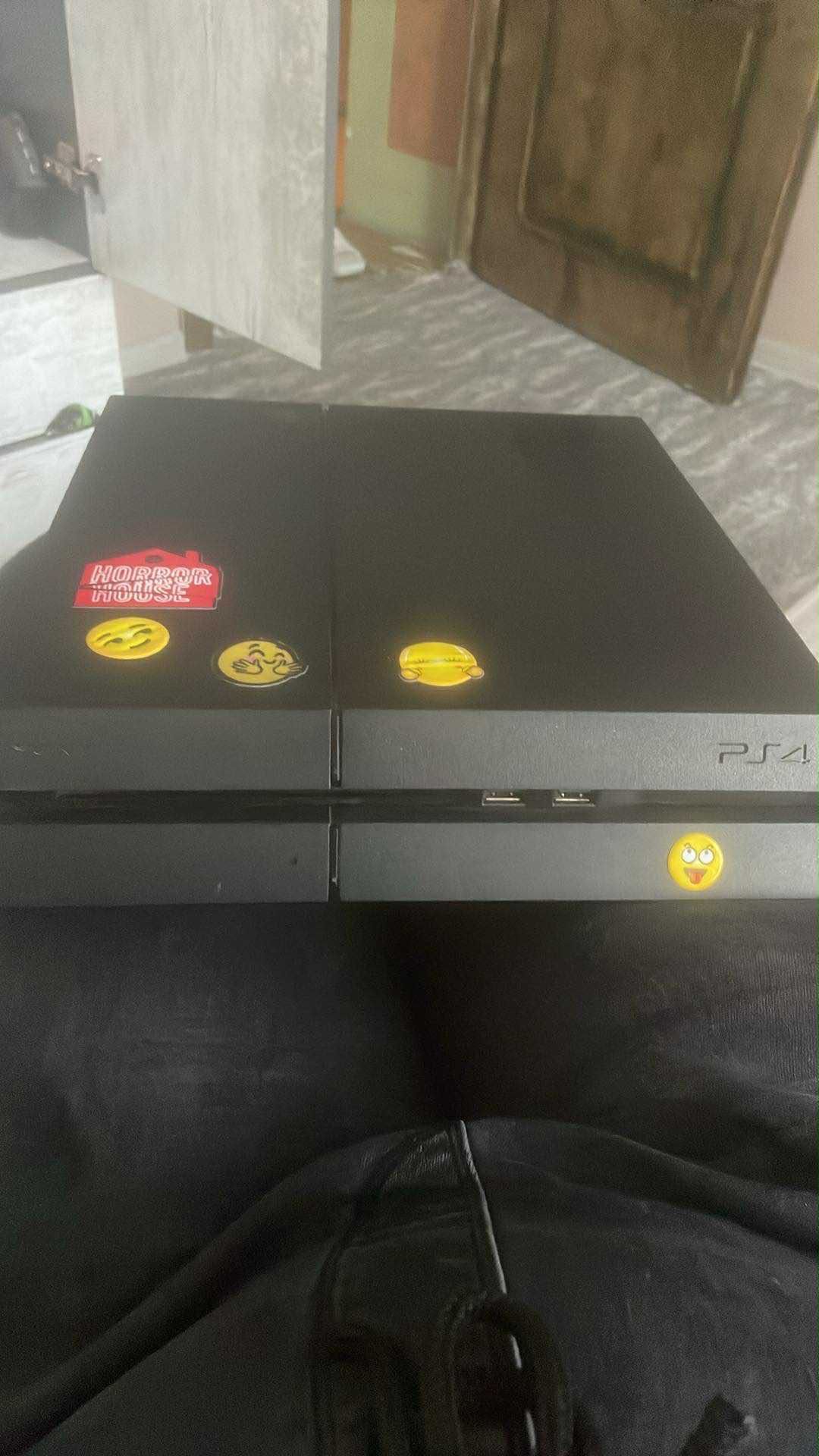 PlayStation 4 fat с 2 игри