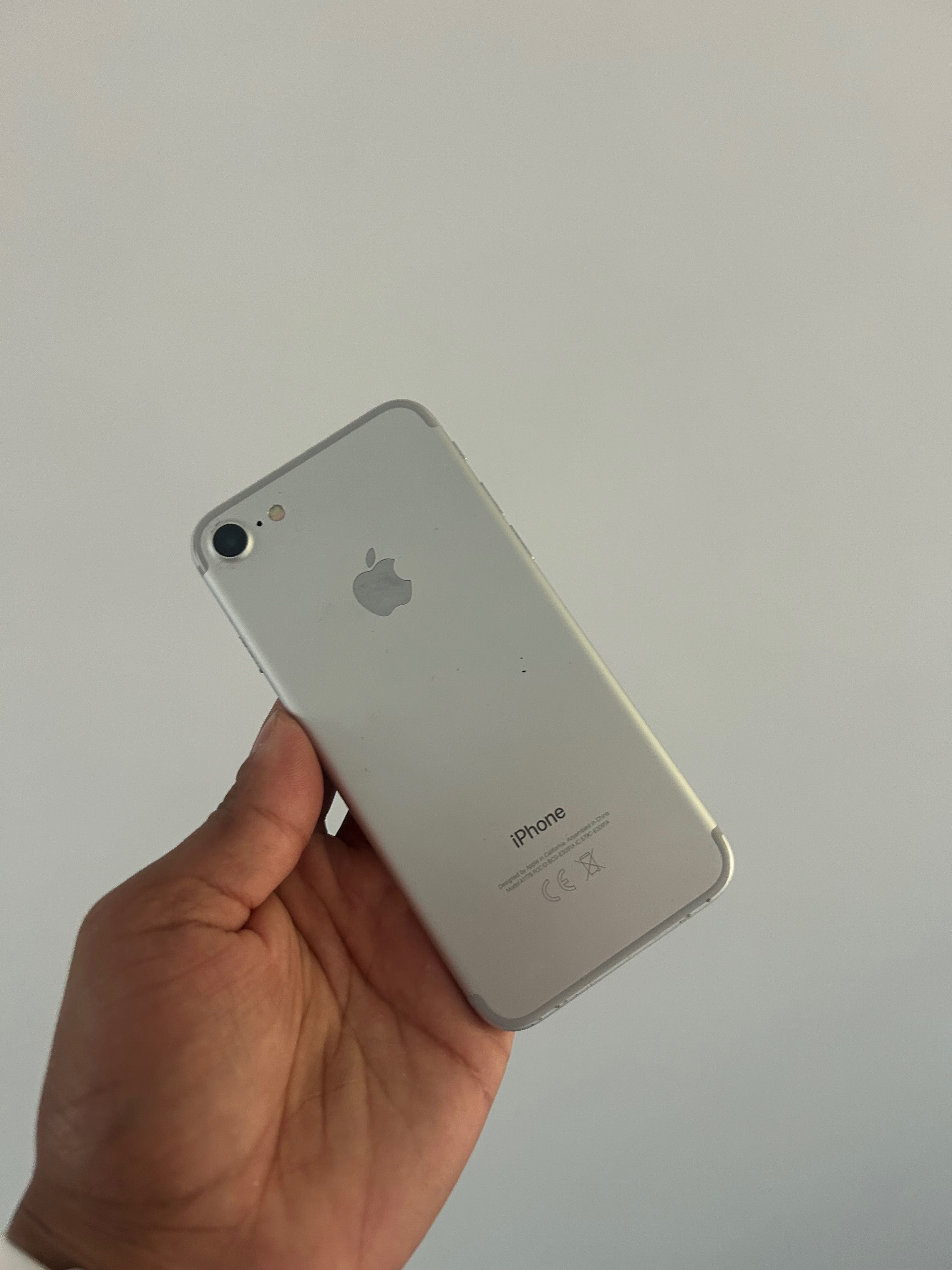 iPhone 7 Silver 64GB
