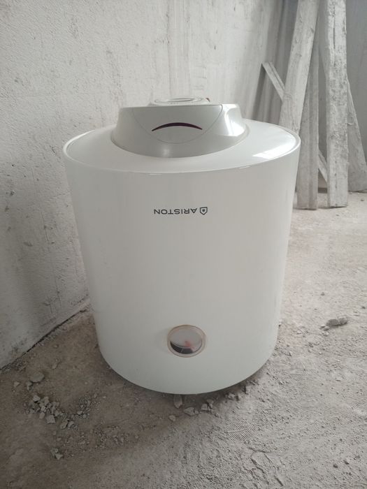 Продаю титан 50 литр Аристов 2 шт