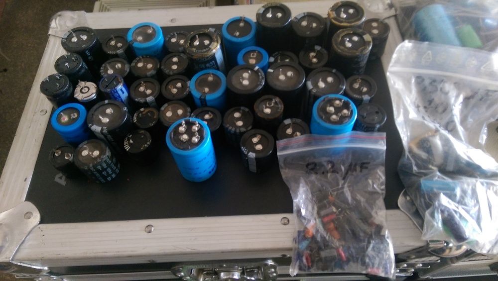 Condensatori (LOT) de diferite marimi si valori