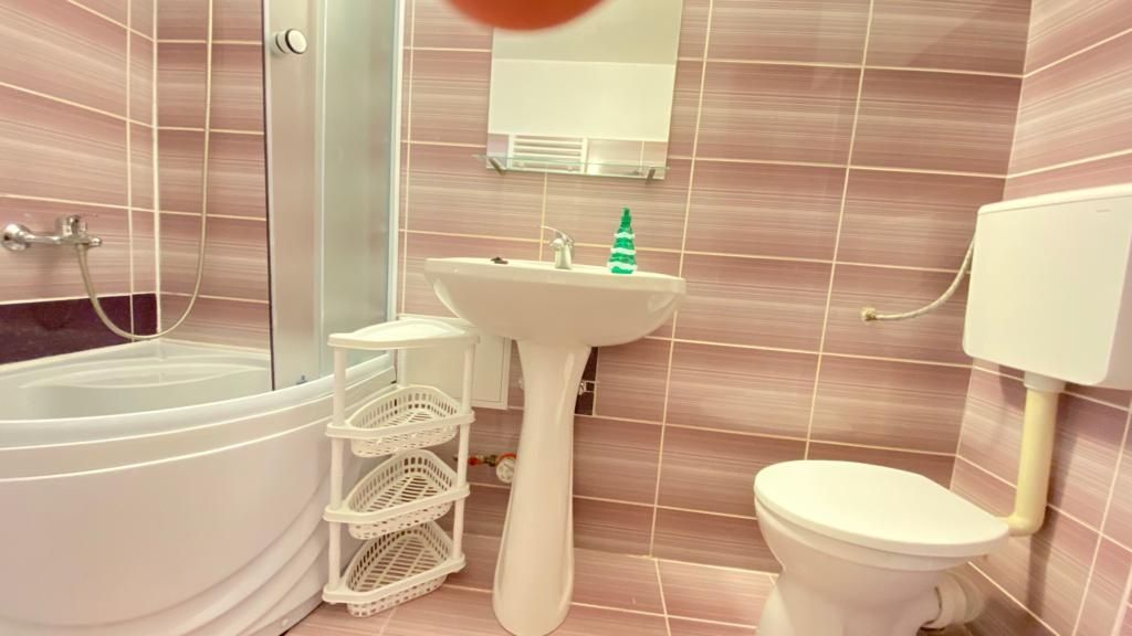 Ofer spre închiriere apartament 2 camere