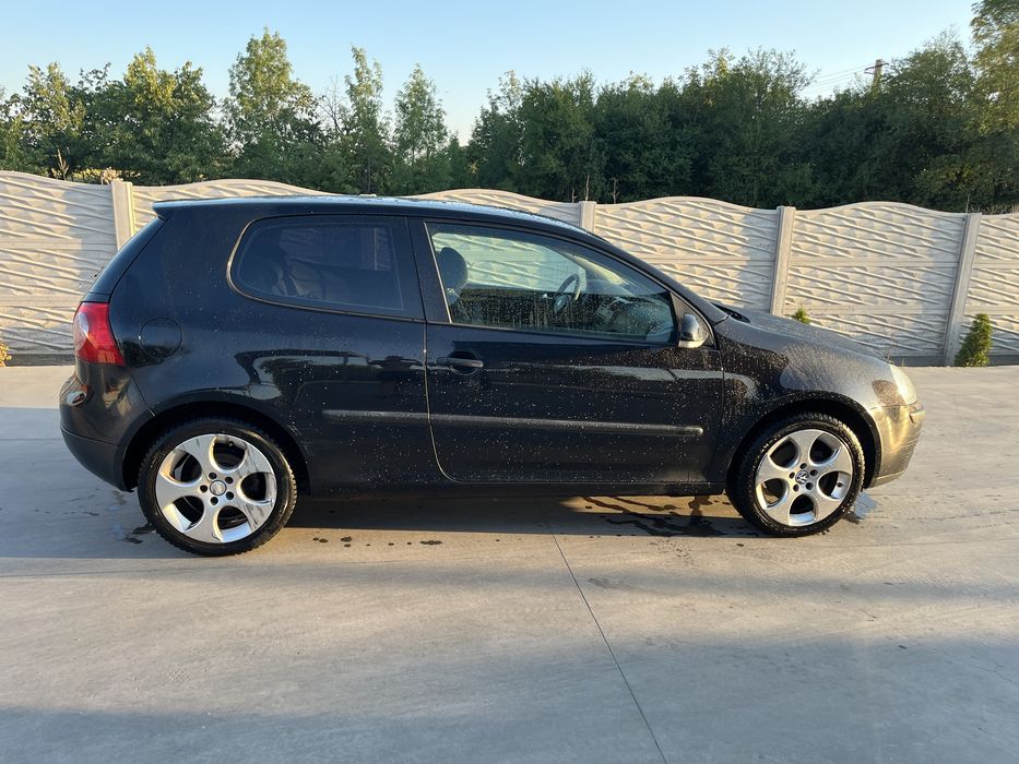Vând wolkswagen/golf 5