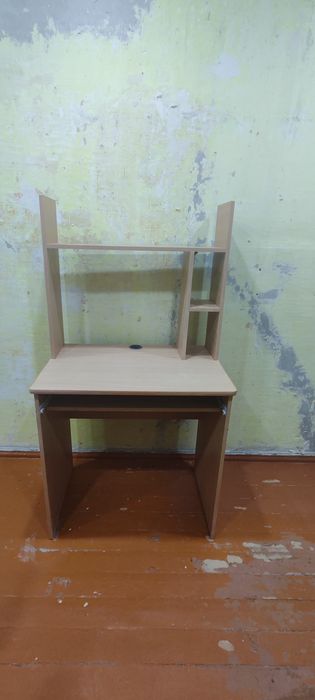 продам стол.б/у состояние